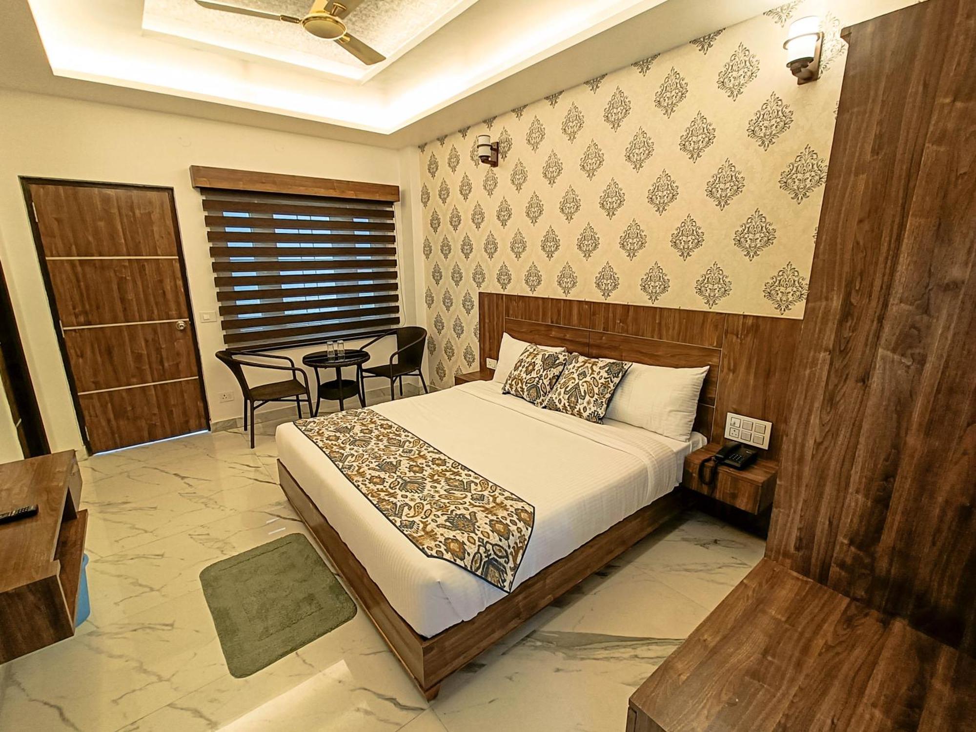 Hotel Cloud Inn, Nainital Rāmgarh Exteriör bild